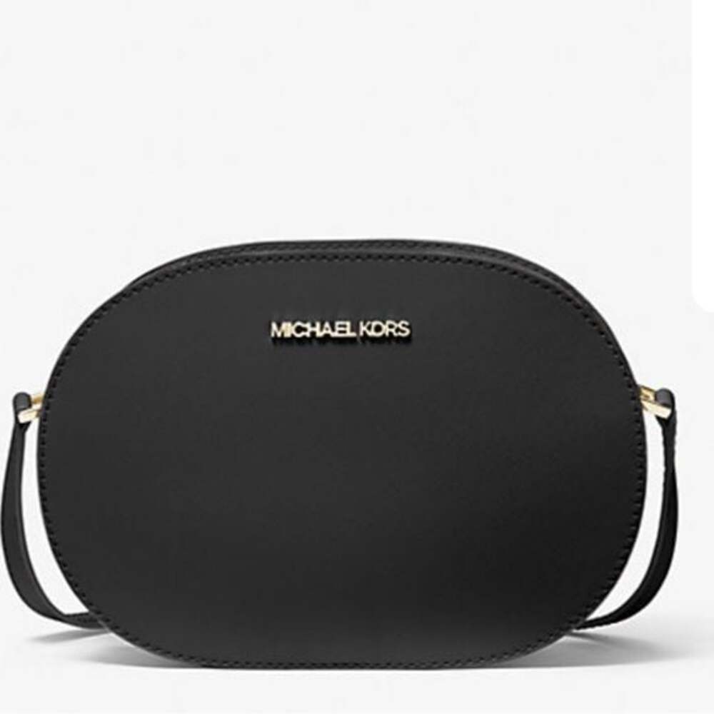 Jet Set Travel Medium Saffiano Leather Crossbody Bag